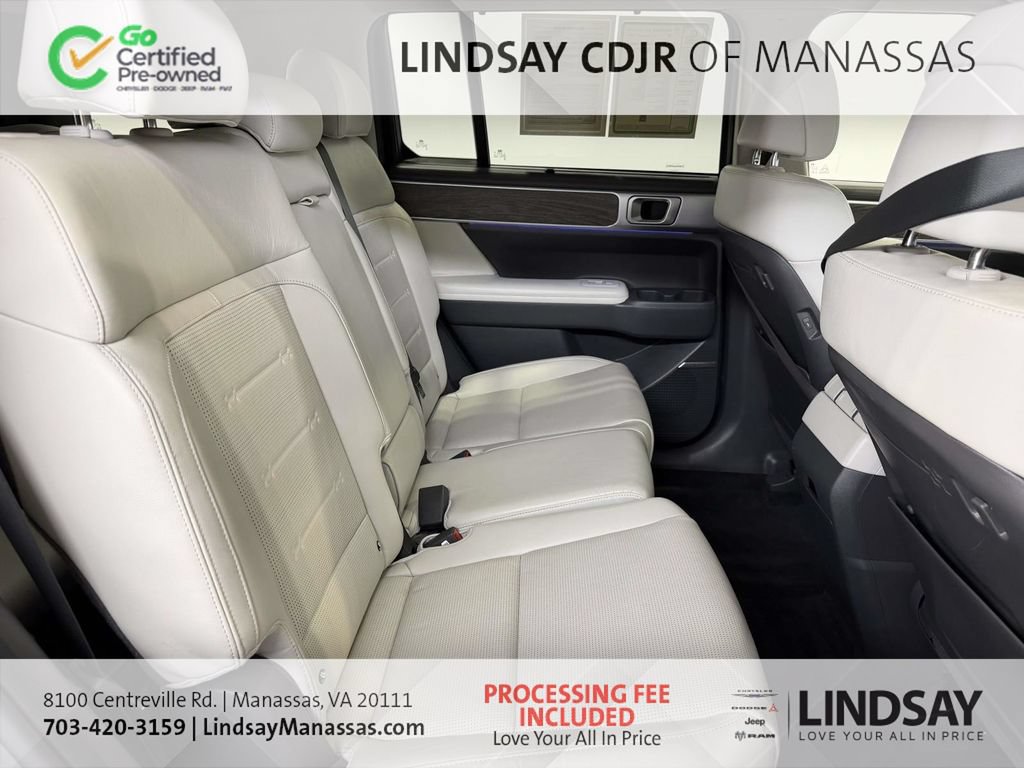 Used 2024 Hyundai Santa Fe Limited AWD/4WD image 16