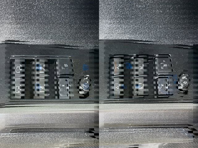 Used 2023 Toyota Tacoma TRD Off-Road image 17