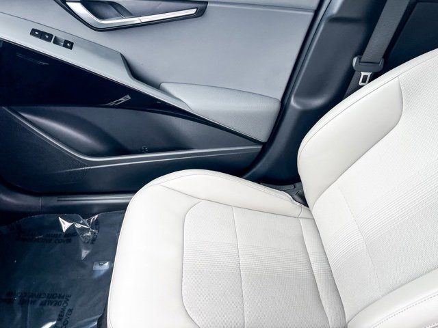 Used 2024 Kia Niro EX image 17