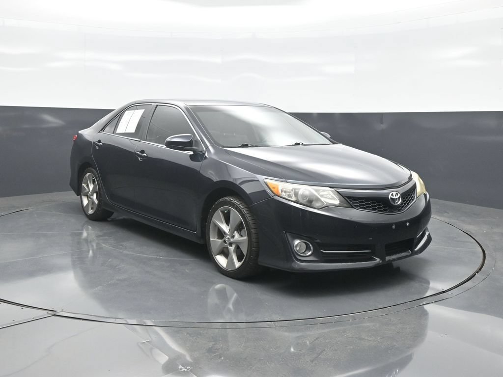 Used 2012 Toyota Camry SE FWD image 1