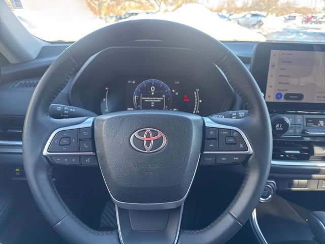 Used 2025 Toyota Grand Highlander AWD image 15
