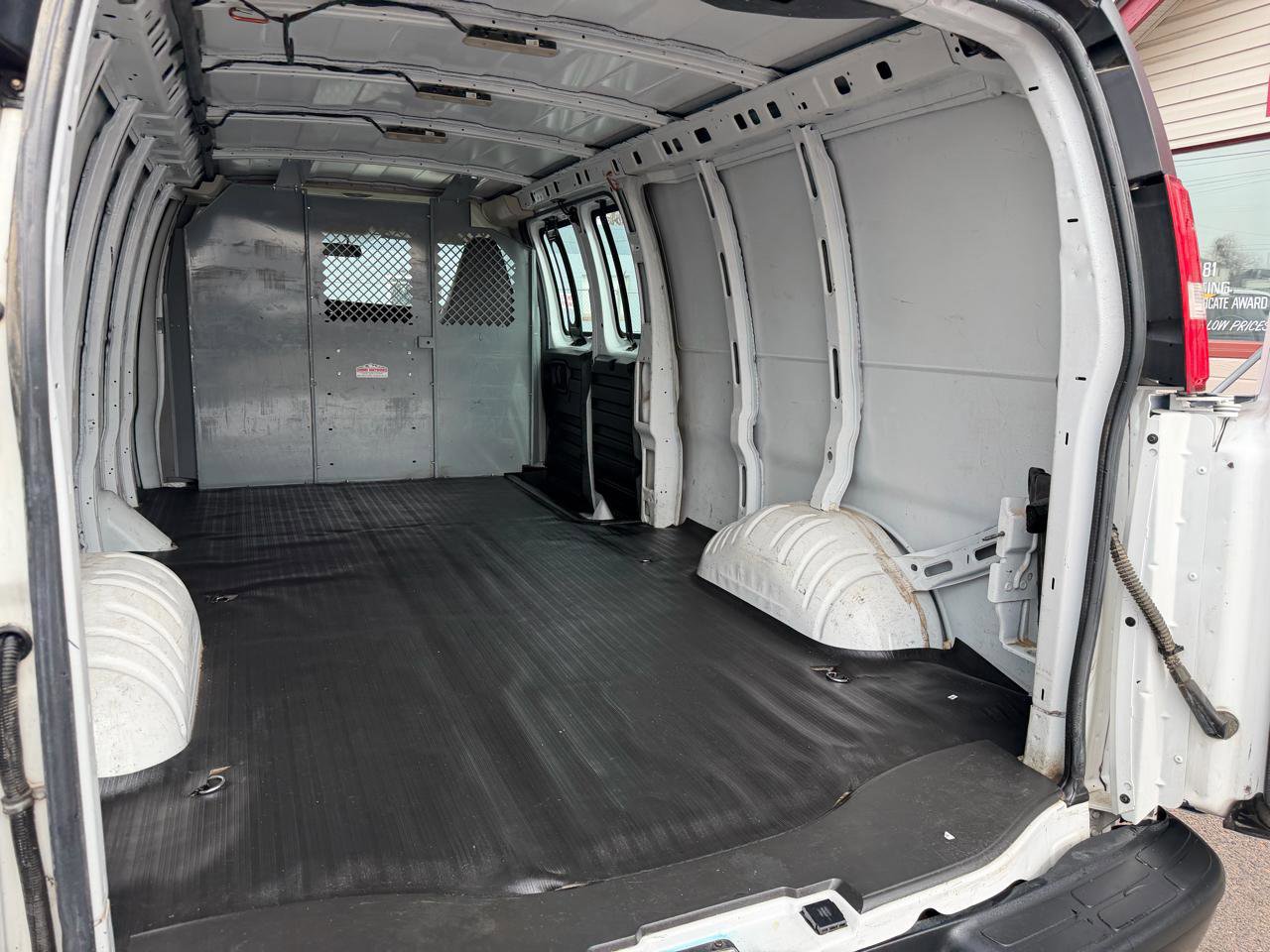 Used 2020 Chevrolet Express 2500 Extended w/ Communications Package image 25