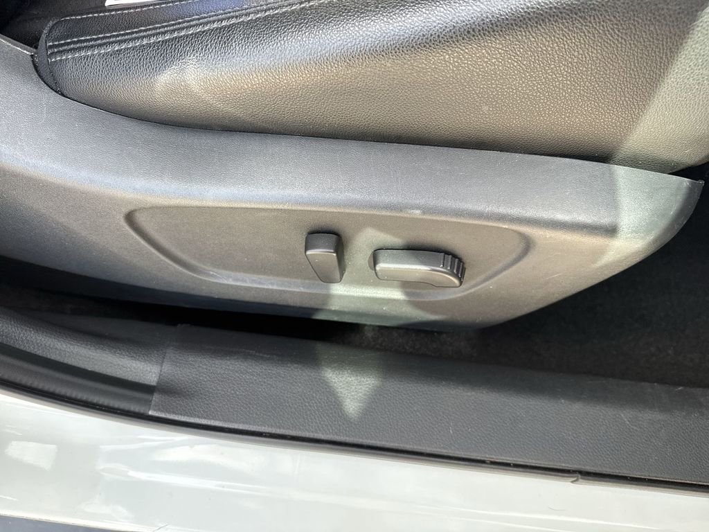 Used 2020 Nissan Rogue SL w/ Premium Package image 45