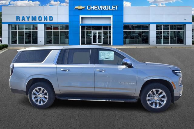 New 2026 Chevrolet Suburban Premier image 2