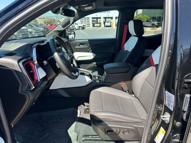 Certified 2025 GMC Canyon AT4 w/ AT4X Package AWD/4WD image 2