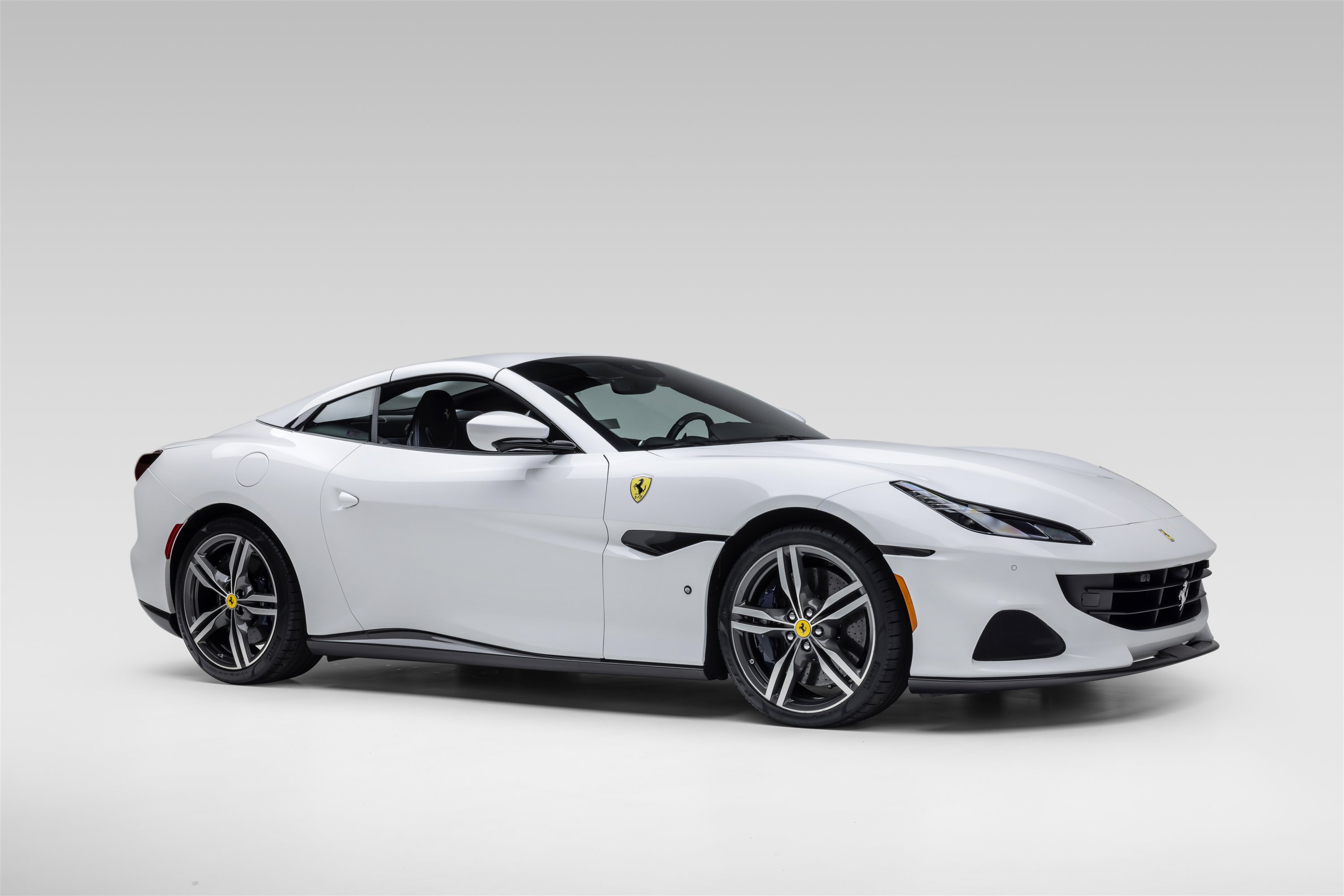 Certified 2023 Ferrari Portofino M RWD image 8