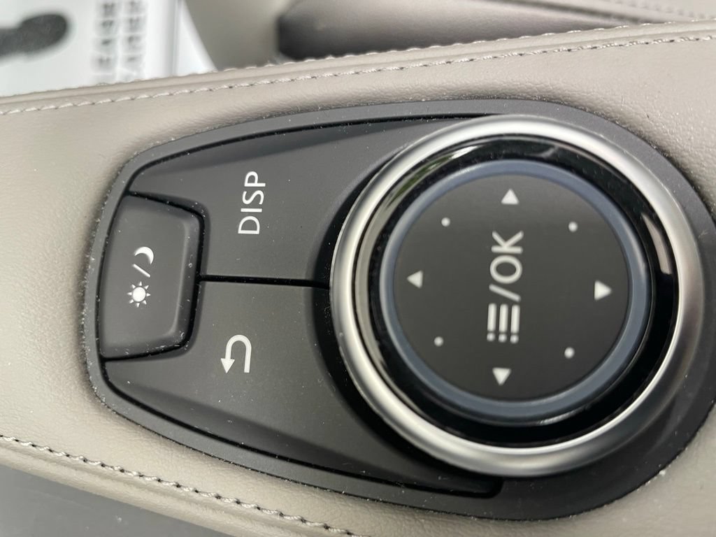 Used 2023 INFINITI QX50 Luxe AWD/4WD image 18