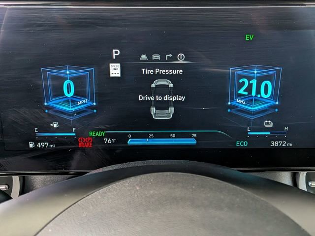Used 2025 Hyundai Elantra Limited FWD image 17
