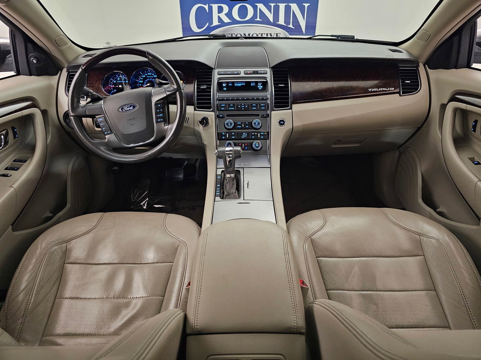 Used 2010 Ford Taurus Limited image 17