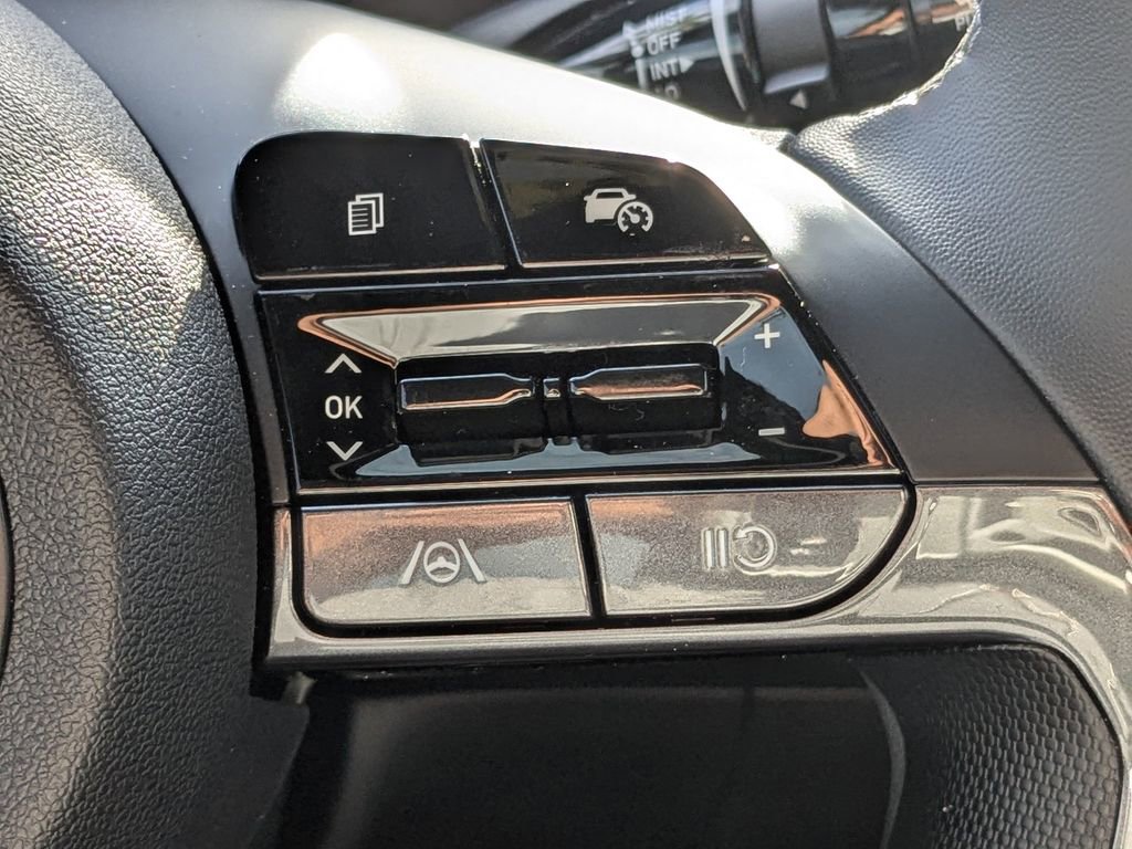 Used 2026 Hyundai Elantra Sport image 25