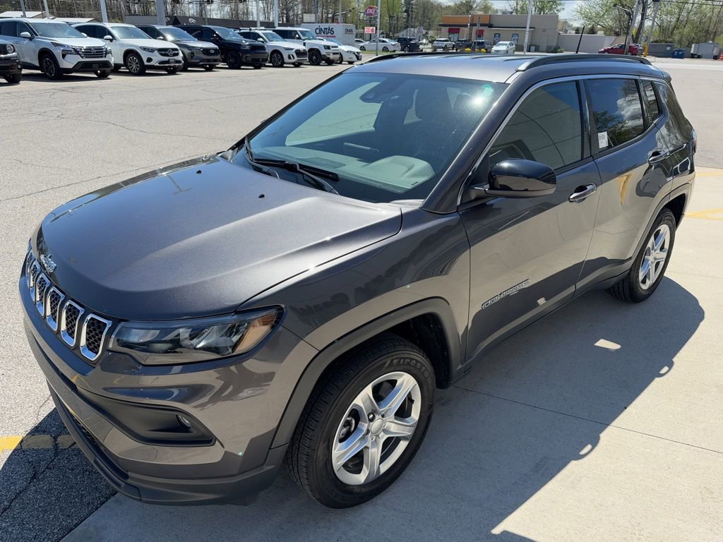 Used 2023 Jeep Compass Latitude w/ Convenience Group image 9