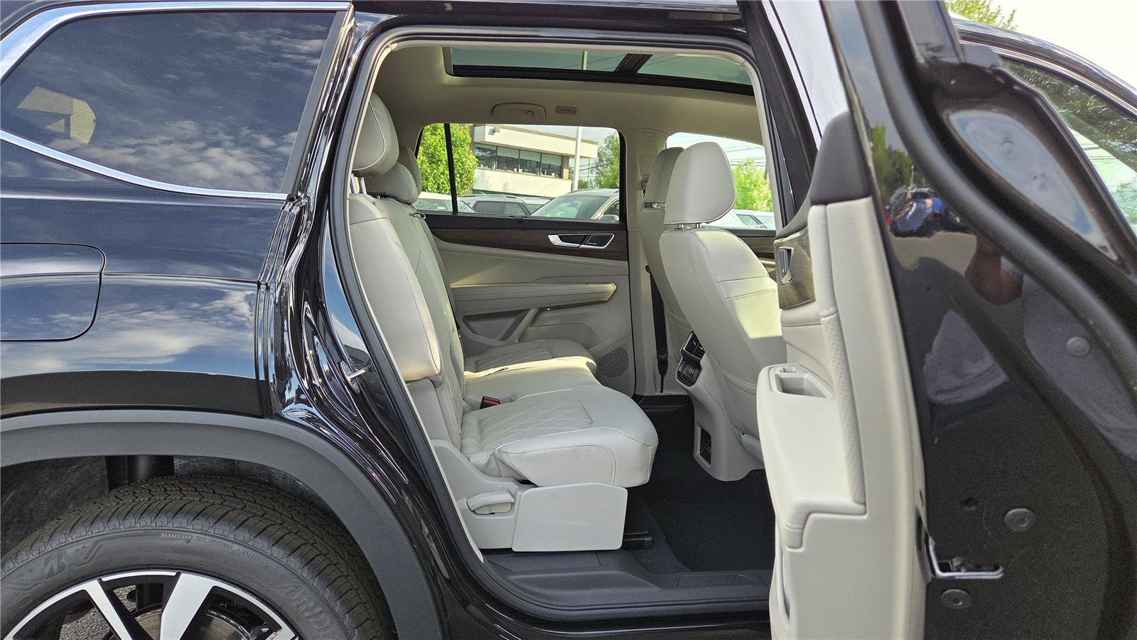 New 2026 Volkswagen Atlas SEL Premium R-Line AWD/4WD image 34