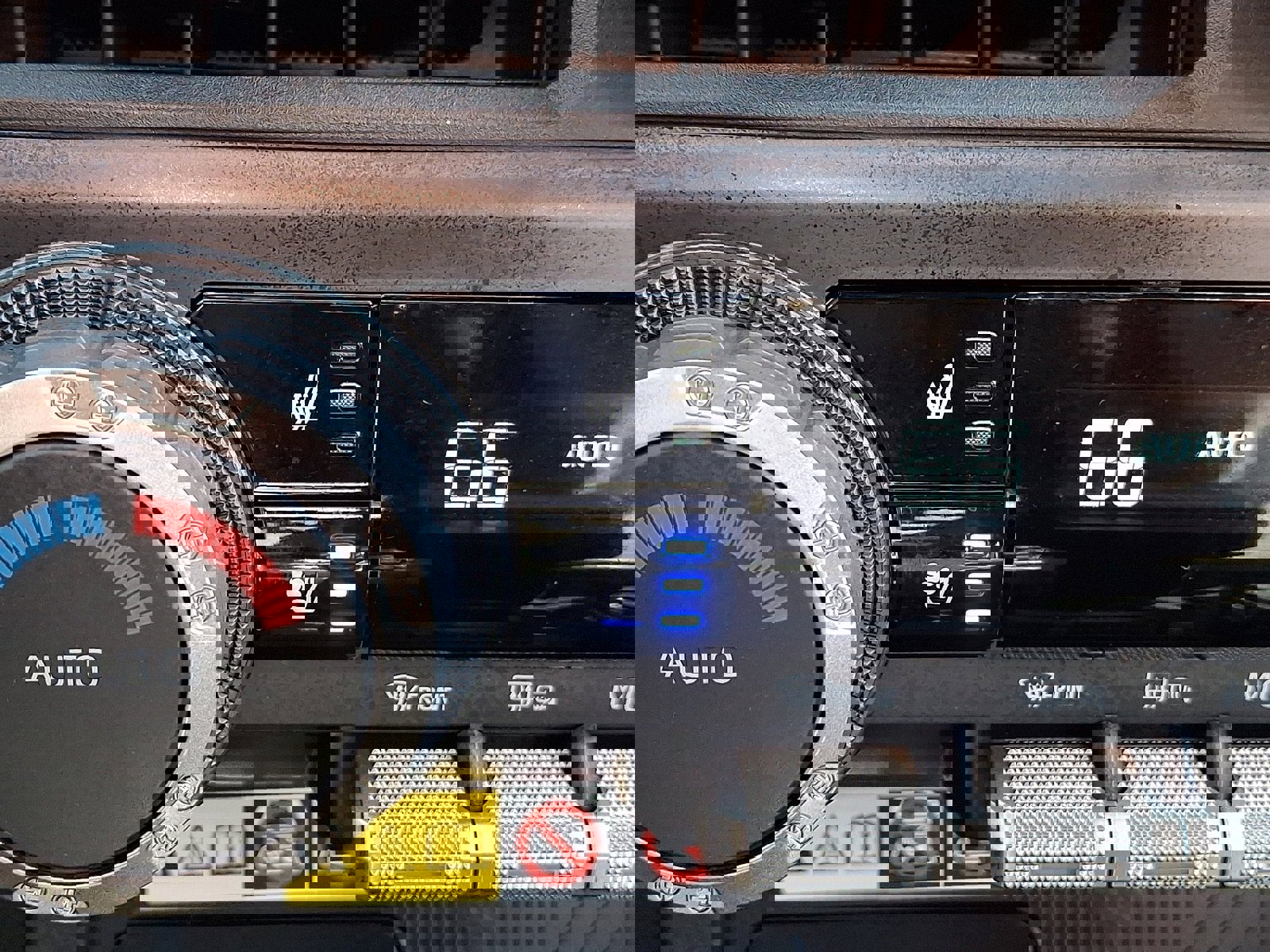 Certified 2025 Toyota 4Runner TRD Sport Premium w/ Tow Technology Package image 25