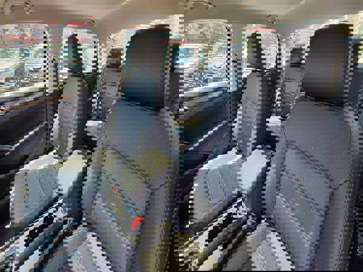 Used 2020 Volkswagen Passat 2.0T R-Line image 26