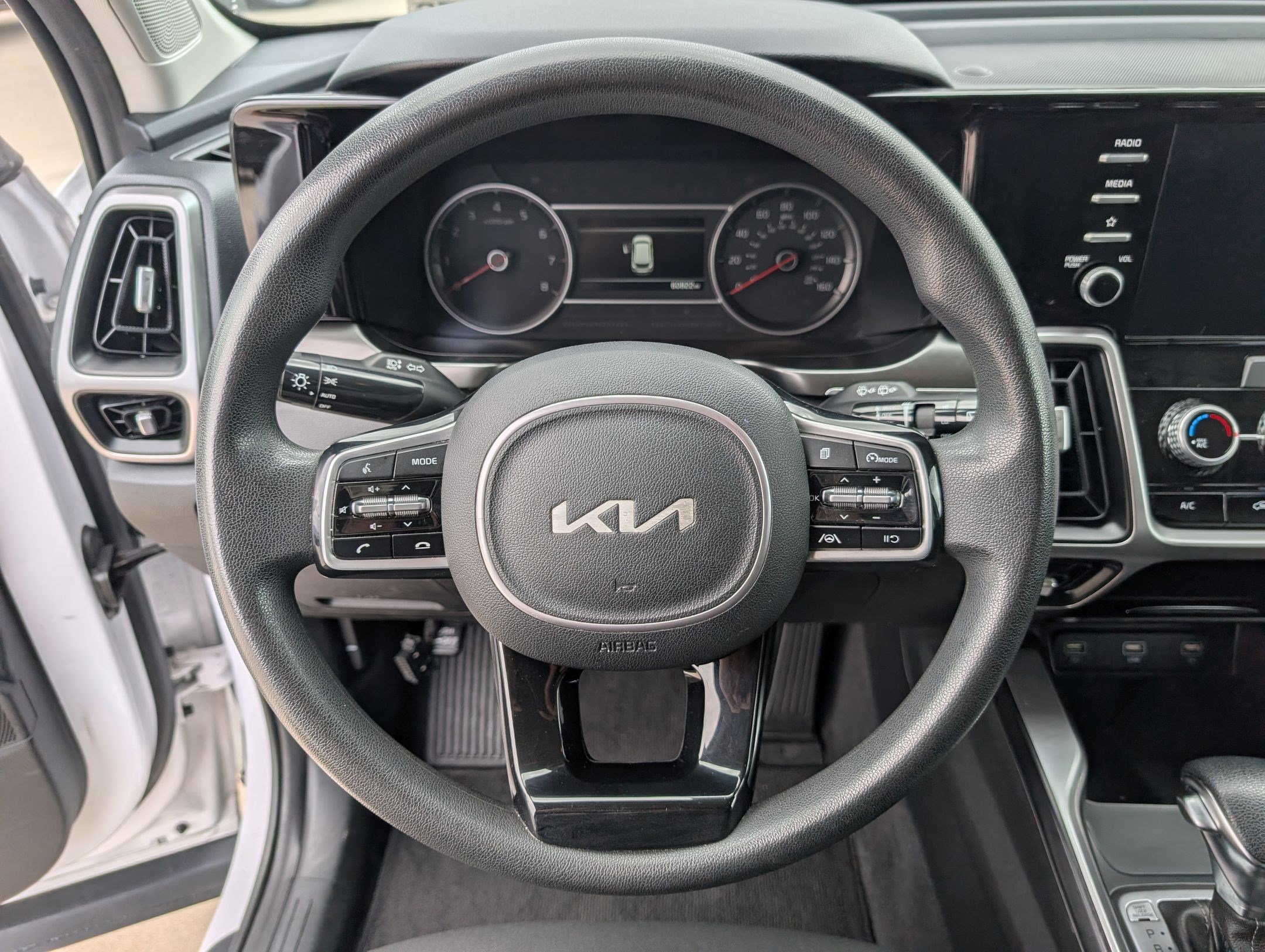 Certified 2022 Kia Sorento LX AWD/4WD image 15