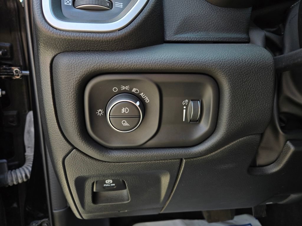 Used 2023 RAM 1500 Big Horn AWD/4WD image 16