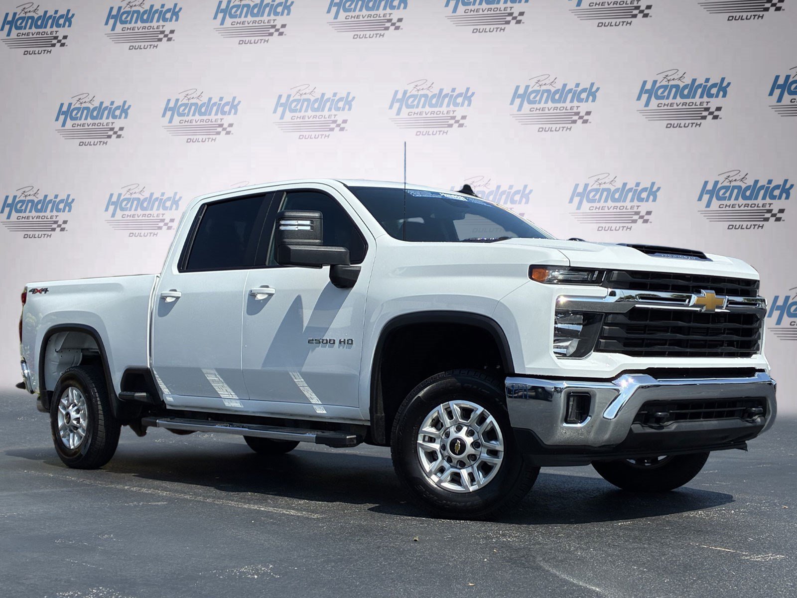 Used 2025 Chevrolet Silverado 2500 LT w/ Convenience Package AWD/4WD image 2