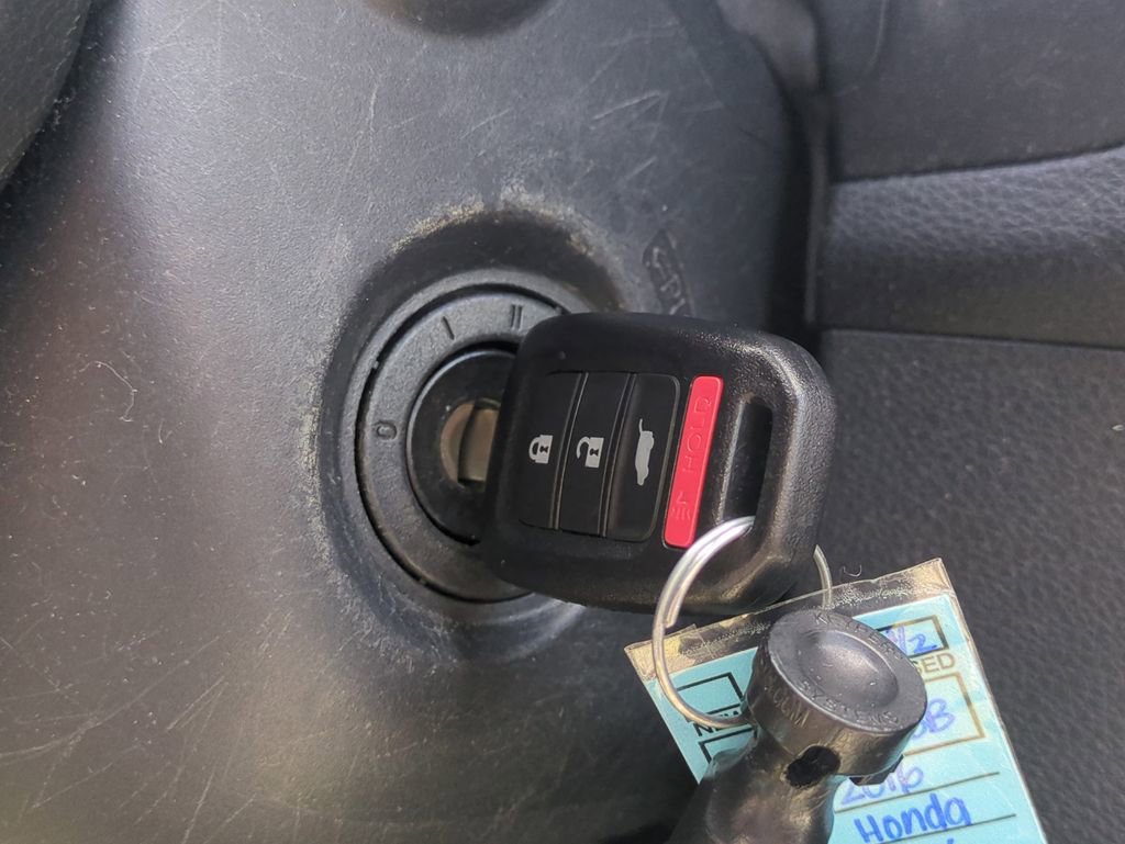 Used 2016 Honda HR-V LX image 29