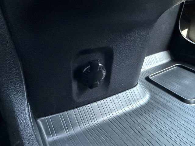 Used 2025 Toyota Sienna XSE image 22