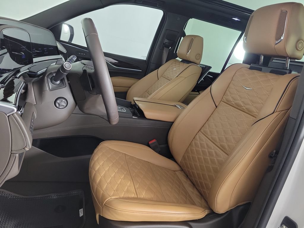 Certified 2023 Cadillac Escalade Premium Luxury w/ LPO, Radiant Package AWD/4WD image 17