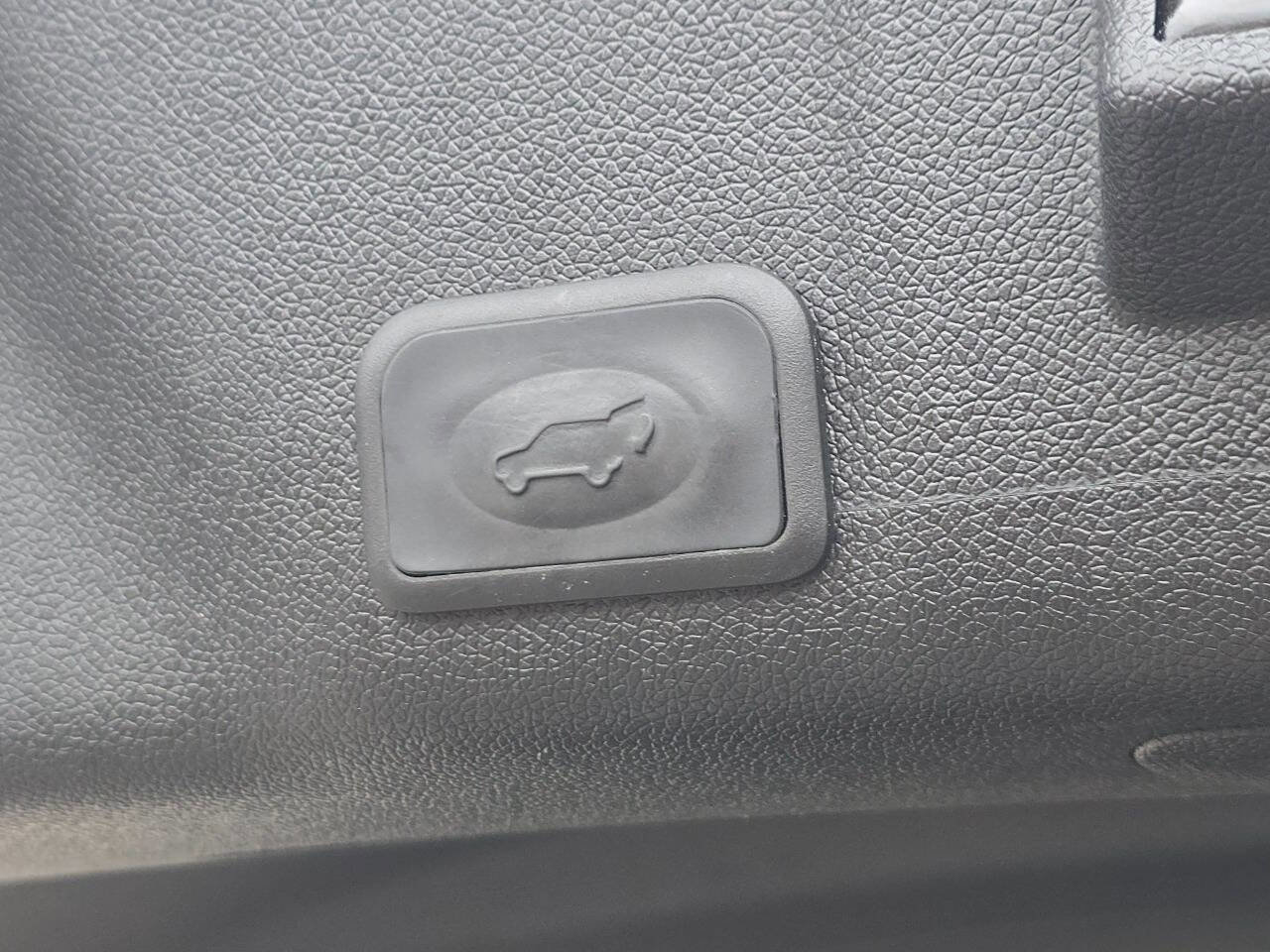 Used 2017 GMC Acadia Limited SLT image 30