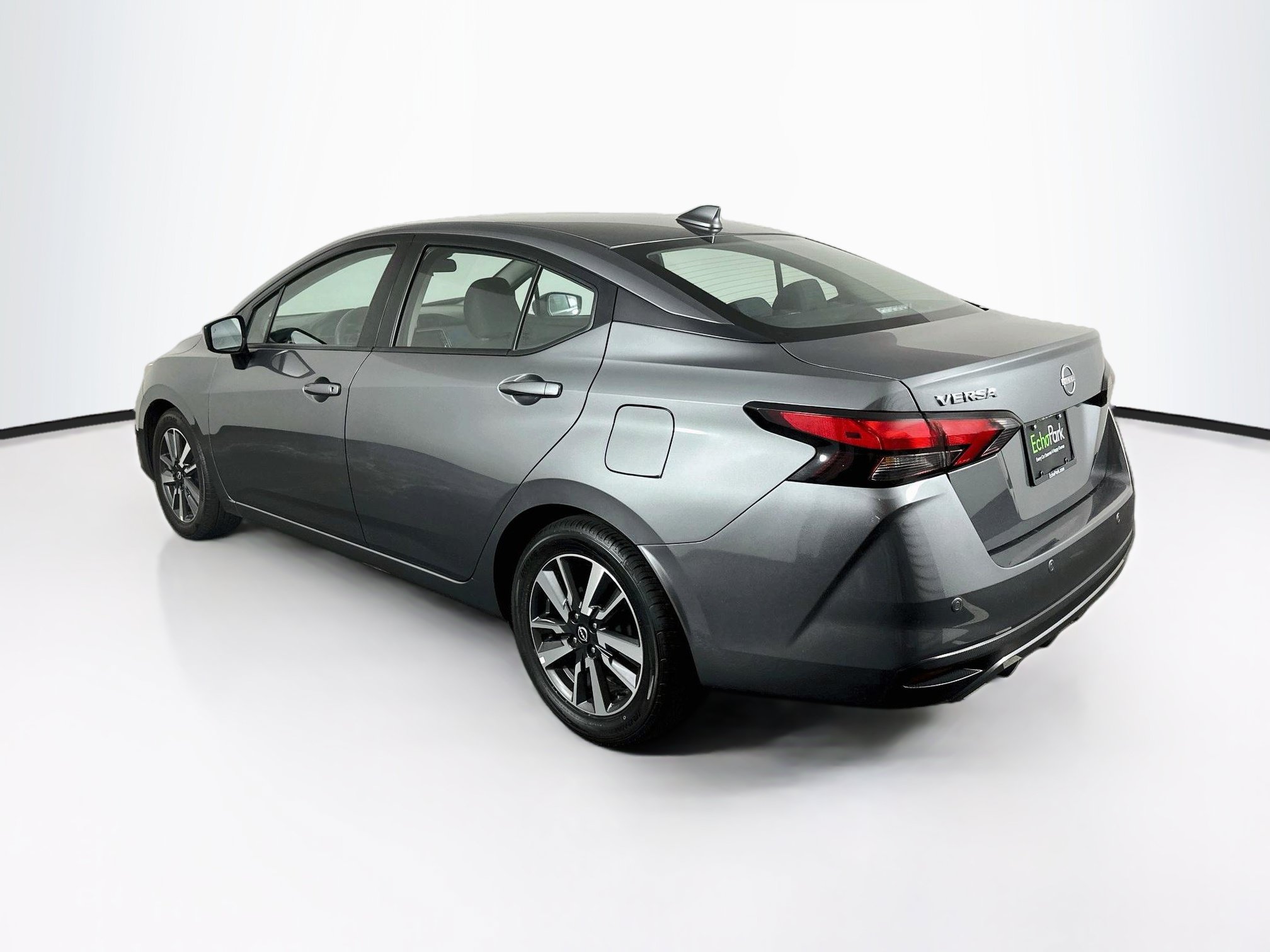 Used 2025 Nissan Versa SV FWD image 5