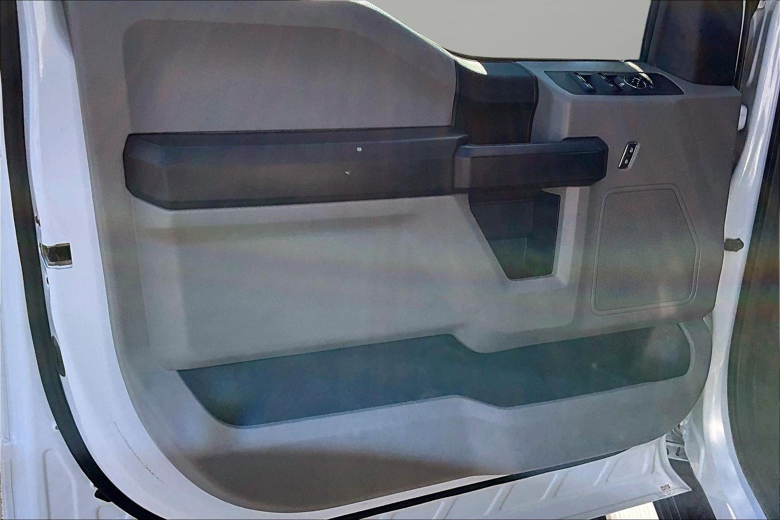 Used 2020 Ford F350 Lariat image 25