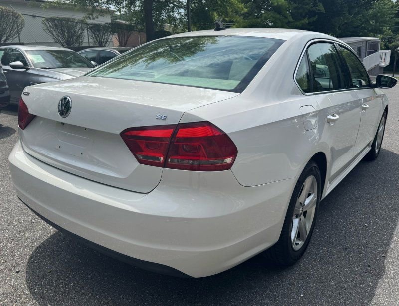 Used 2012 Volkswagen Passat 2.5 SE FWD image 6