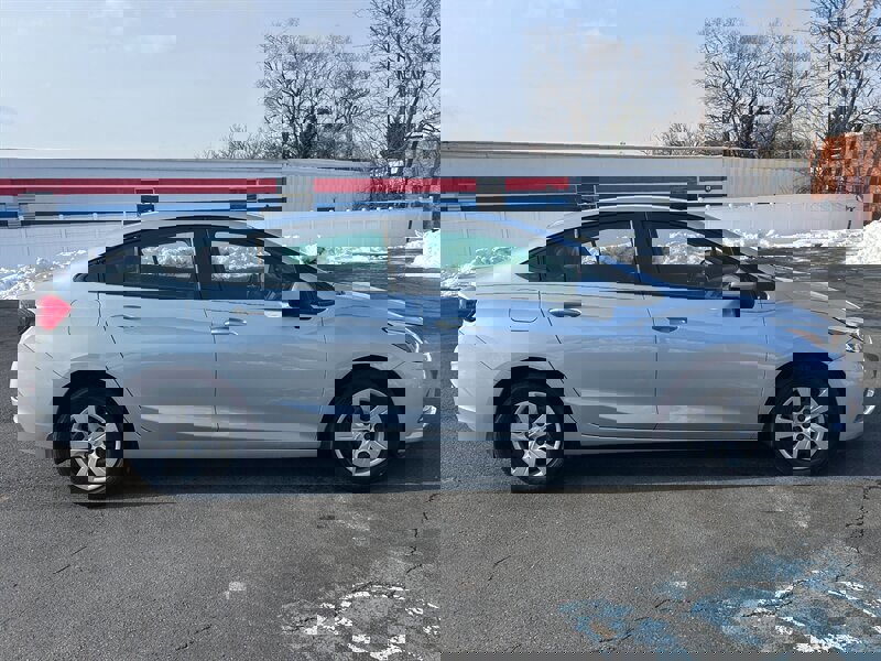 Used 2018 Chevrolet Cruze LS image 2