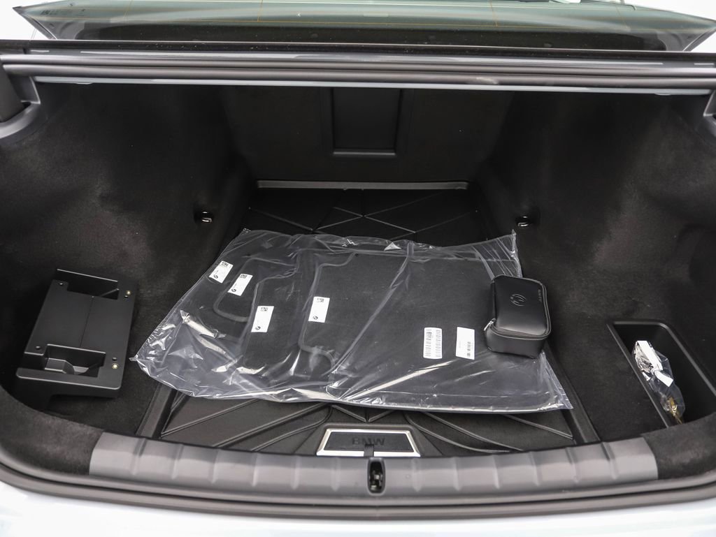 New 2026 BMW 740i xDrive w/ Premium Package image 24