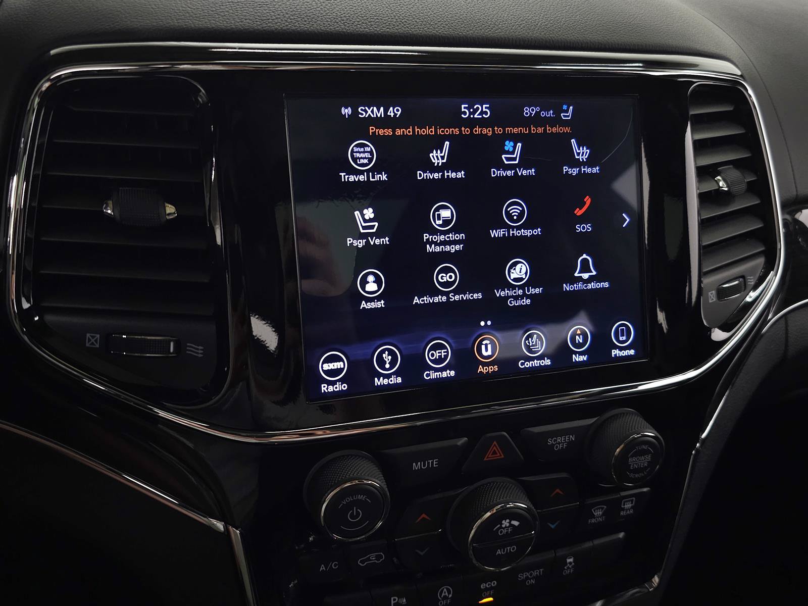 Used 2019 Jeep Grand Cherokee Overland AWD/4WD image 27