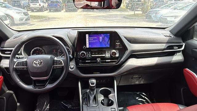 Used 2023 Toyota Highlander XSE FWD image 14