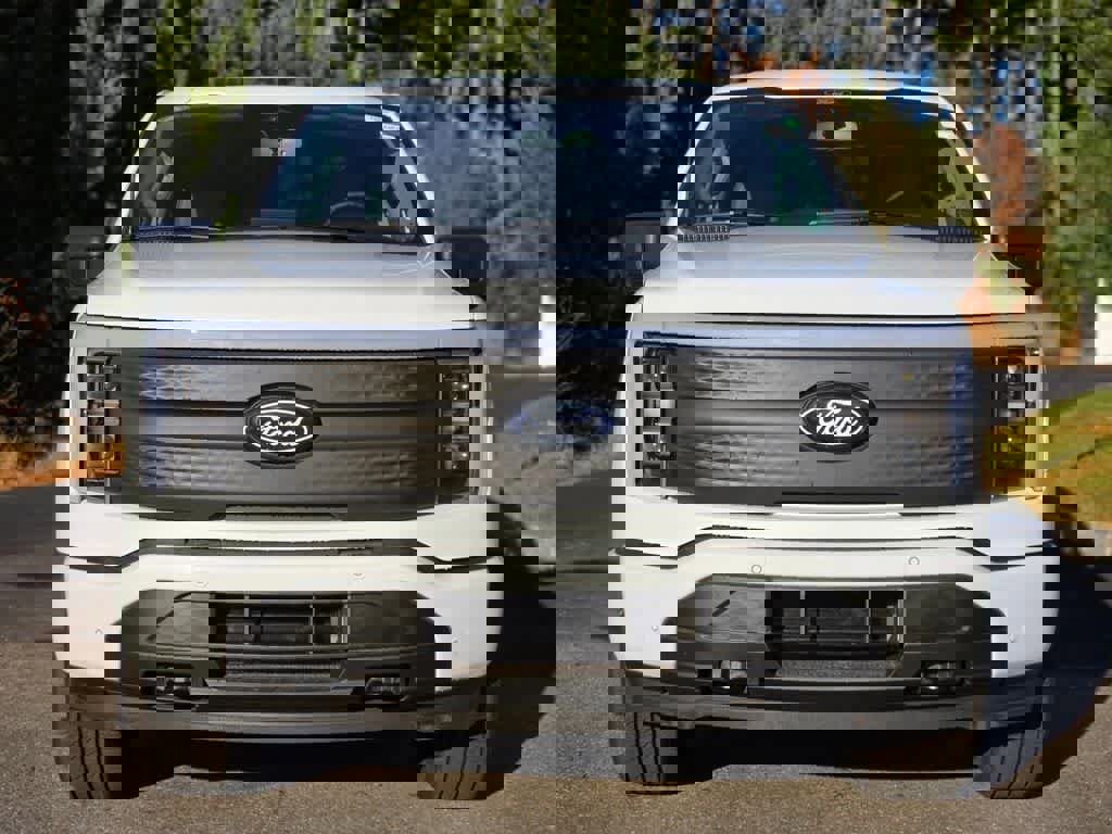 New 2025 Ford F150 Lightning Flash image 3