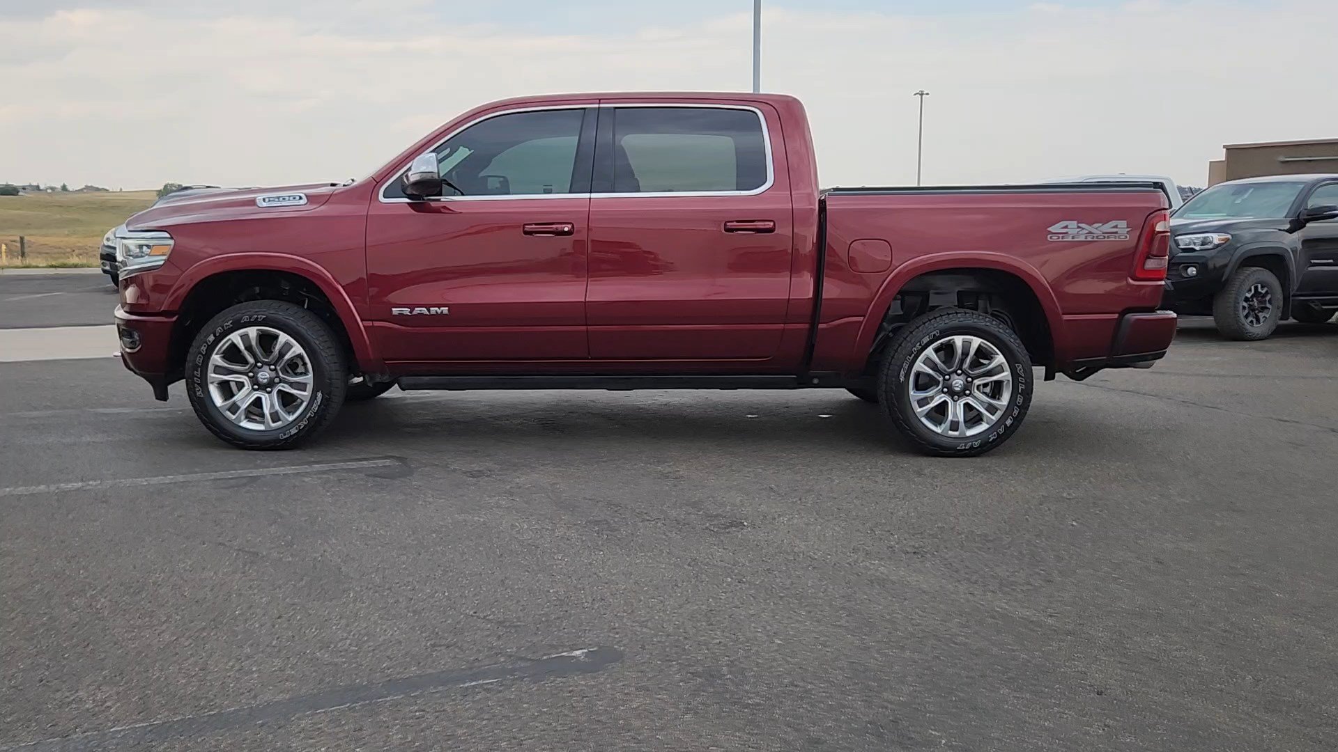 Used 2023 RAM 1500 Limited AWD/4WD image 2