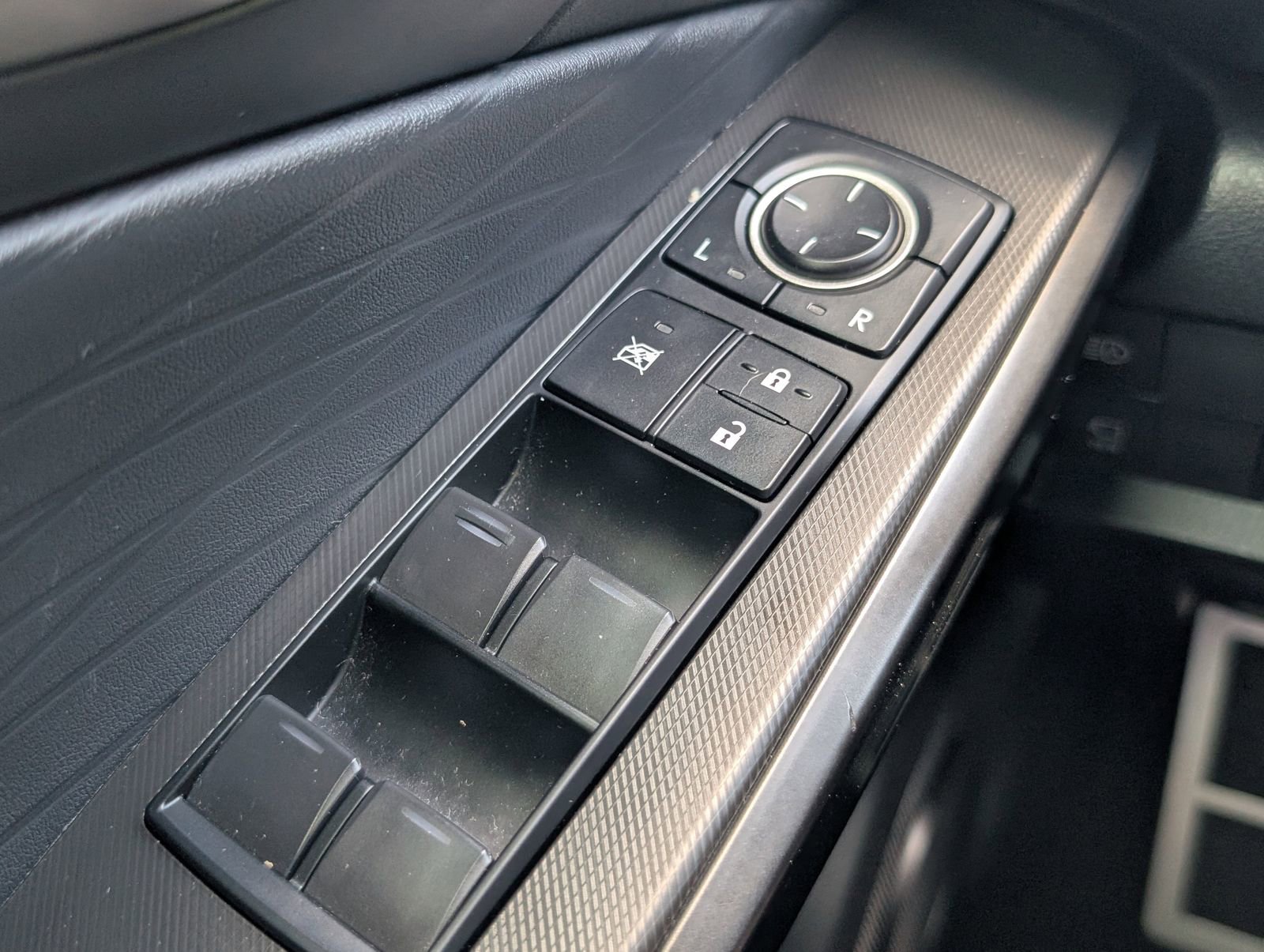 Used 2022 Lexus IS 350 F Sport RWD image 29