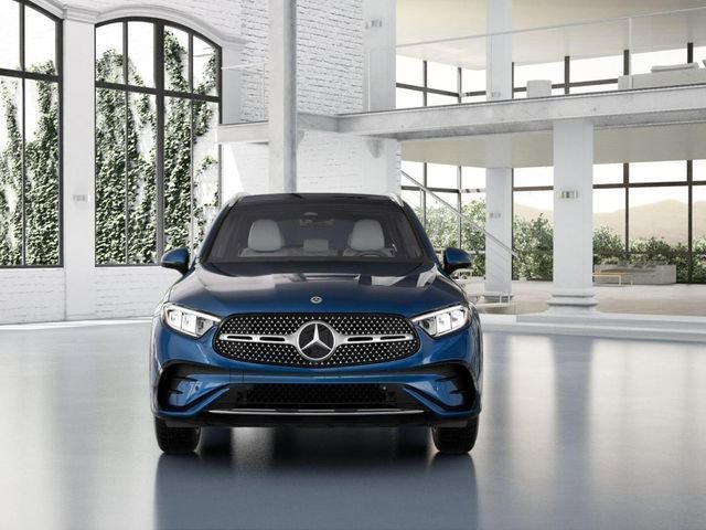 Used 2025 Mercedes-Benz GLC 300 4MATIC image 7