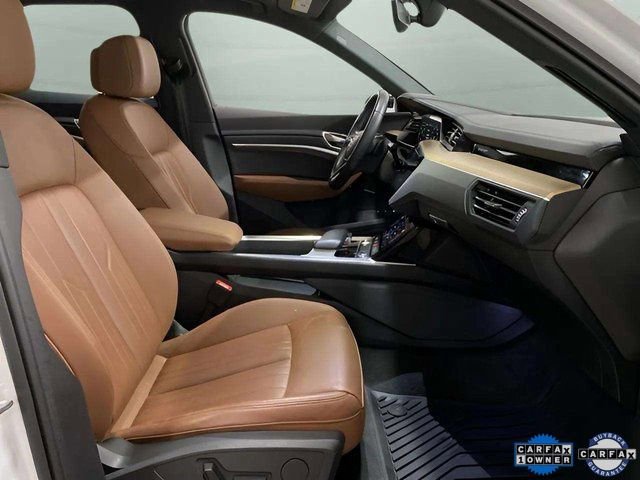 Used 2024 Audi Q8 e-tron Premium image 85