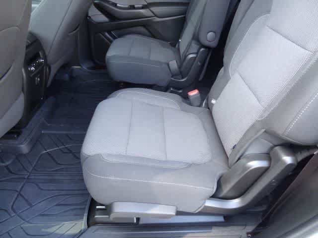 Used 2023 Chevrolet Traverse LT FWD image 8