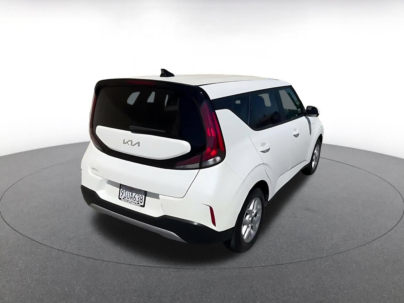 Used 2025 Kia Soul LX w/ LX Technology Package FWD image 11