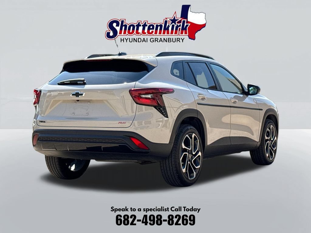 Used 2026 Chevrolet Trax RS w/ Sunroof Package FWD image 6