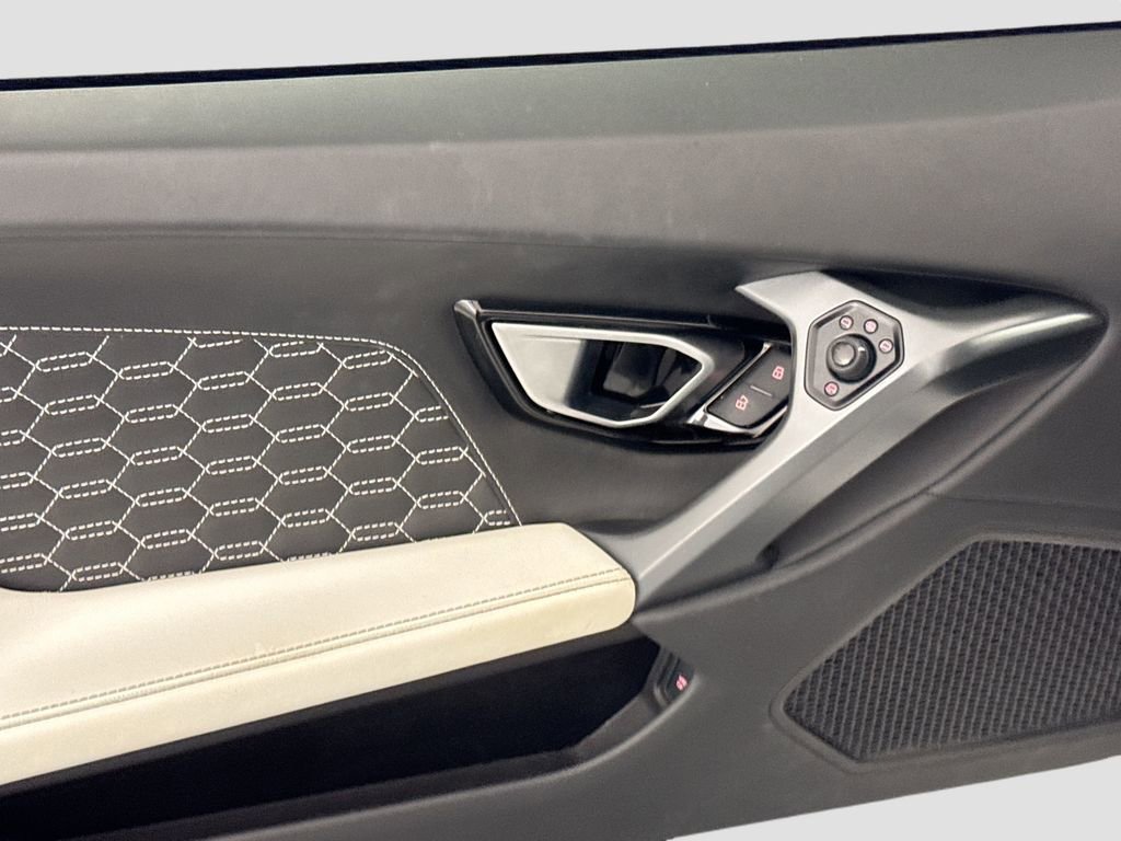 Used 2019 Lamborghini Huracan LP 580-2 image 18