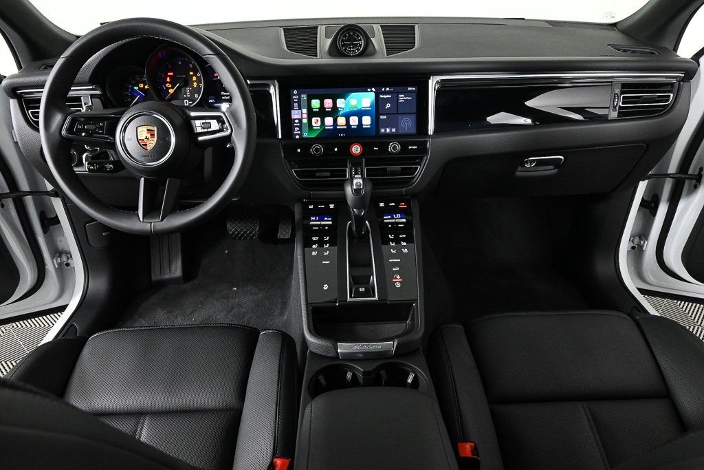 New 2026 Porsche Macan image 24
