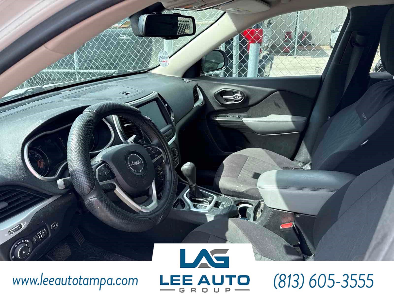 Used 2014 Jeep Cherokee Latitude w/ Comfort/Convenience Group FWD image 4