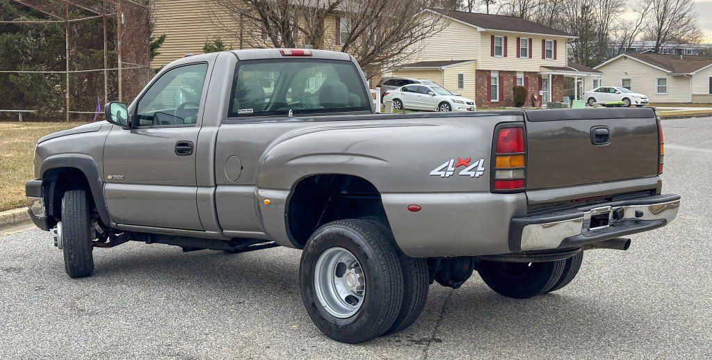 Used 2006 Chevrolet Silverado 3500 Work Truck w/ Snow Plow Prep Package image 17