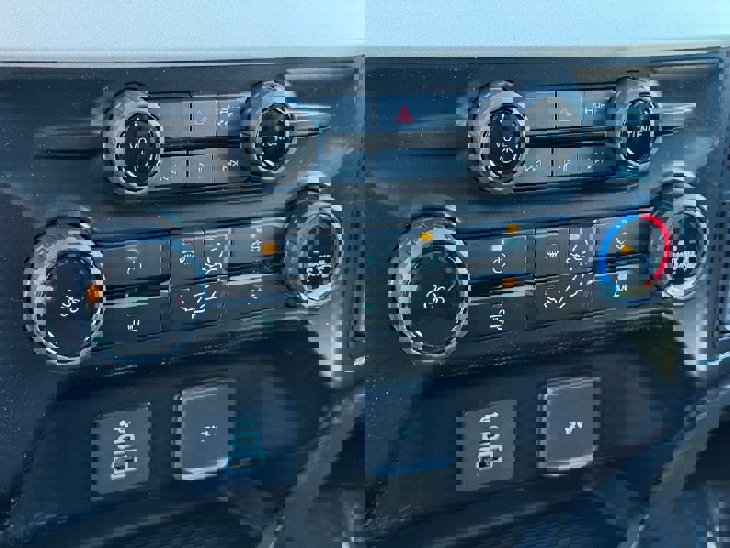 New 2026 Ford F250 XLT w/ FX4 Off-Road Package image 10