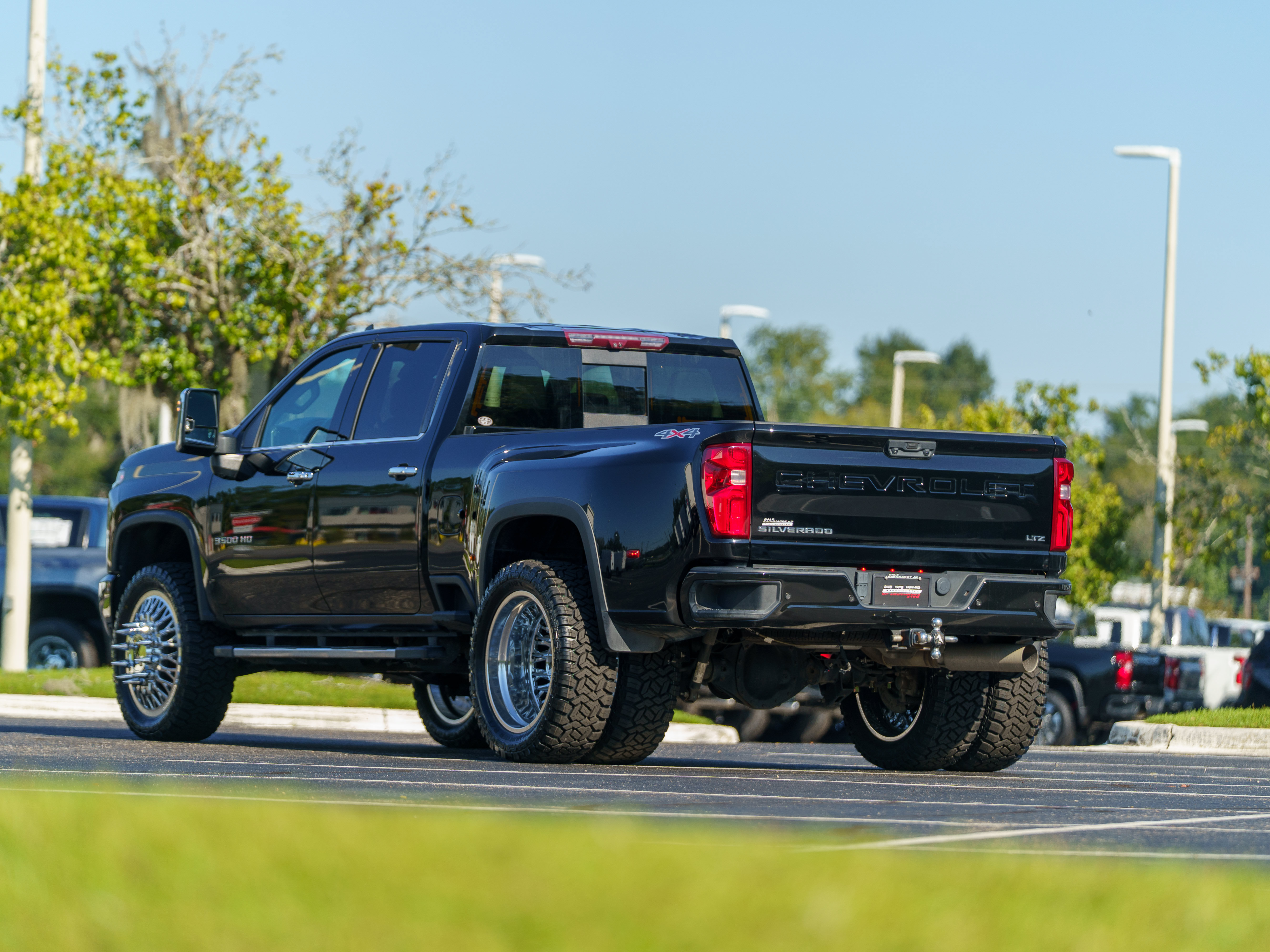 Used 2024 Chevrolet Silverado 3500 LTZ AWD/4WD image 3