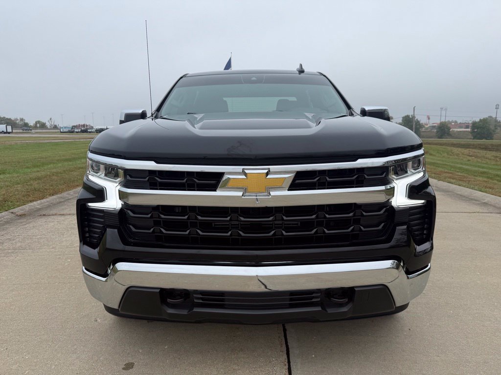 Used 2025 Chevrolet Silverado 1500 LT AWD/4WD image 10