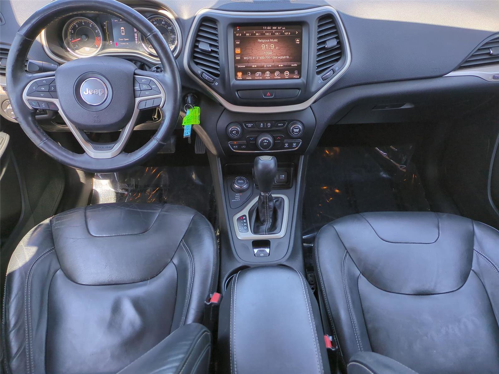 Used 2015 Jeep Cherokee Latitude w/ Cold Weather Group AWD/4WD image 17