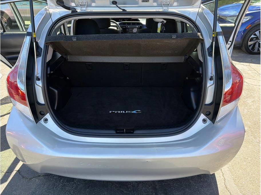 Used 2015 Toyota Prius C Three image 20