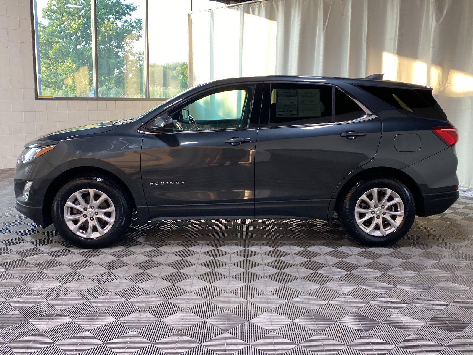 Used 2020 Chevrolet Equinox LT w/ Driver Convenience Package FWD image 17